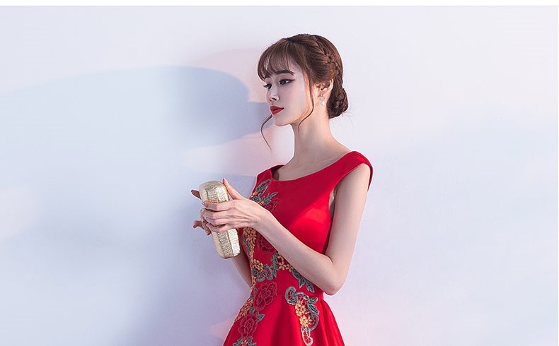 時(shí)尚家佳樂文學(xué)中式禮服，芍藥繡花新娘結(jié)婚禮服