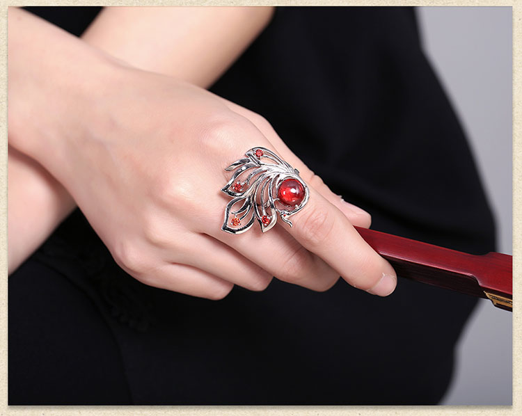 家佳樂文學(xué)鋯石夸張銀戒指