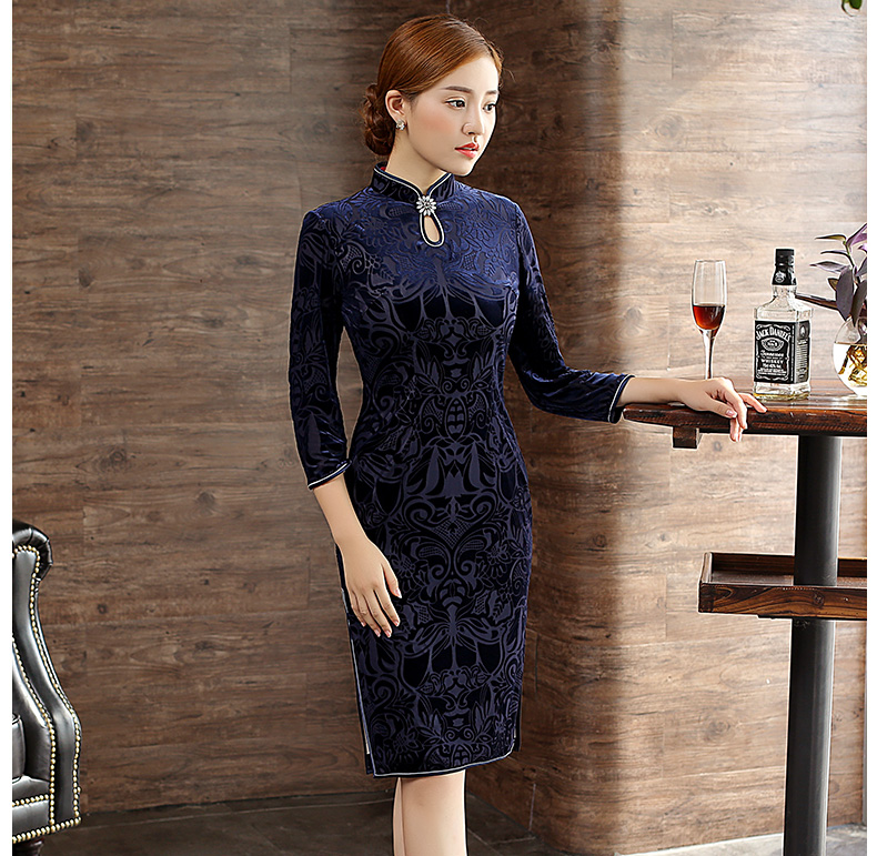 復(fù)古絲絨燒花旗袍，時(shí)尚藍(lán)色中長(zhǎng)款旗袍裙