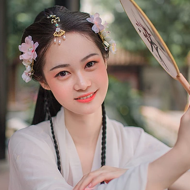 粉嫩花朵少女頭像，唯美古風(fēng)真人頭像