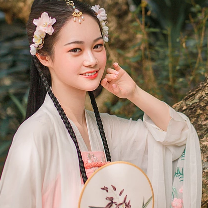 粉嫩花朵少女頭像，唯美古風(fēng)真人頭像