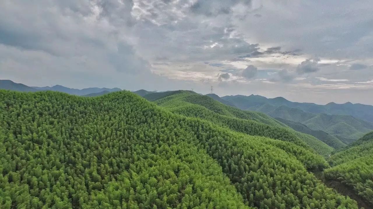 桐廬·云溪上，想要大片的田園被云朵環(huán)繞!