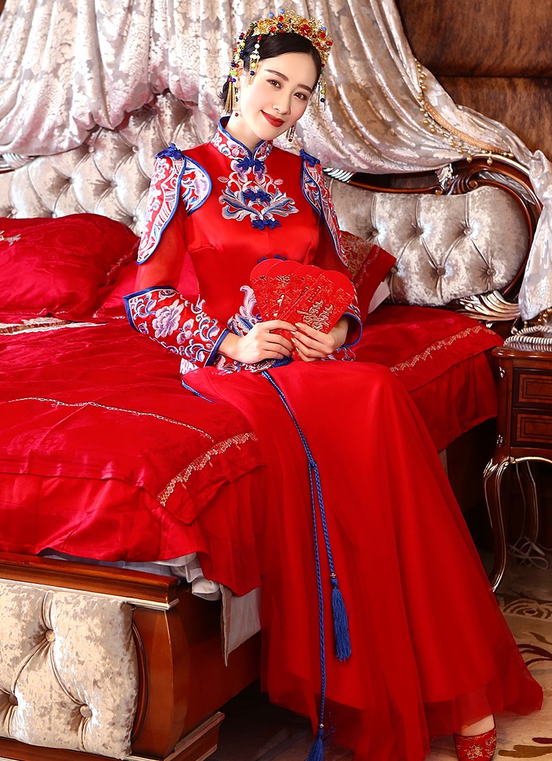 中國(guó)結(jié)傳統(tǒng)中式禮服，唯美秀禾服新娘禮服