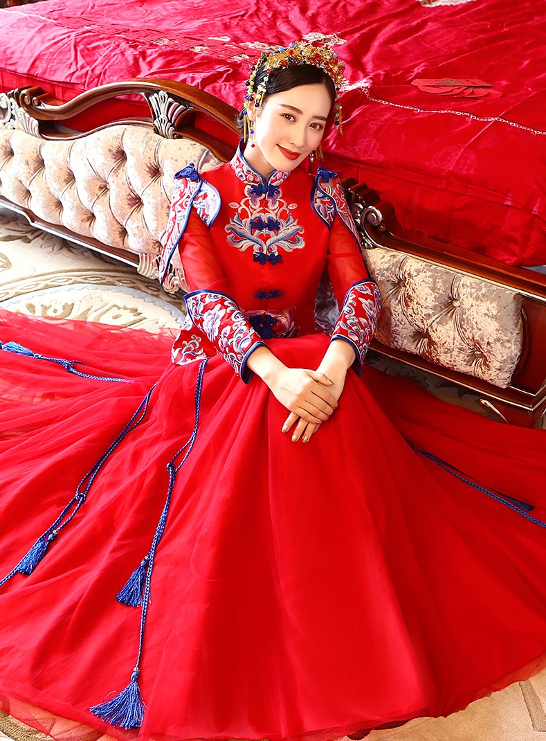 中國(guó)結(jié)傳統(tǒng)中式禮服，唯美秀禾服新娘禮服