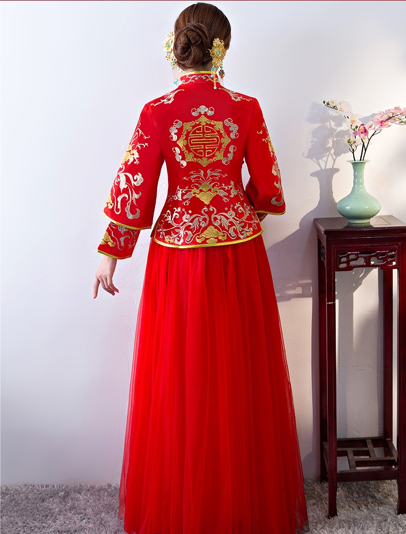 傳統(tǒng)韻味中式禮服，唯美秀禾服新娘禮服