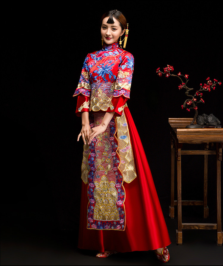 魚(yú)蓮嬉戲中式禮服，東方韻味新娘禮服