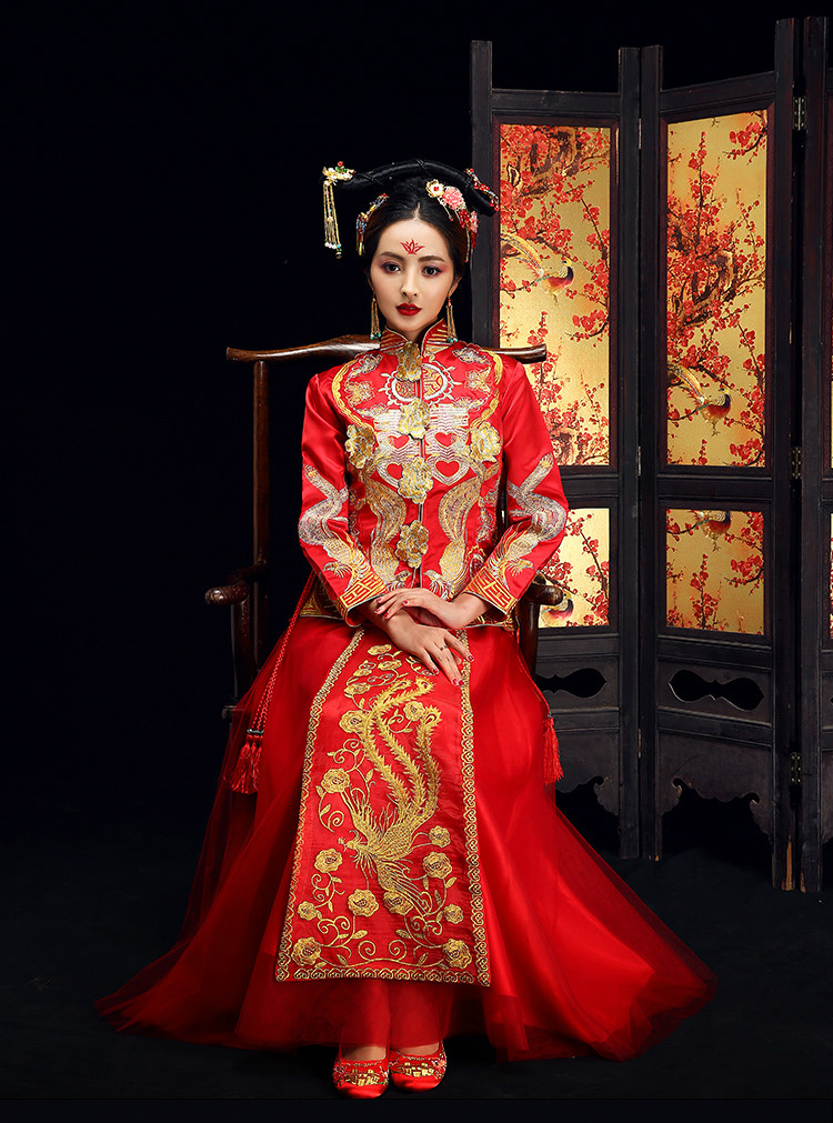 富貴金鳳中式禮服，別致飄帶新娘禮服