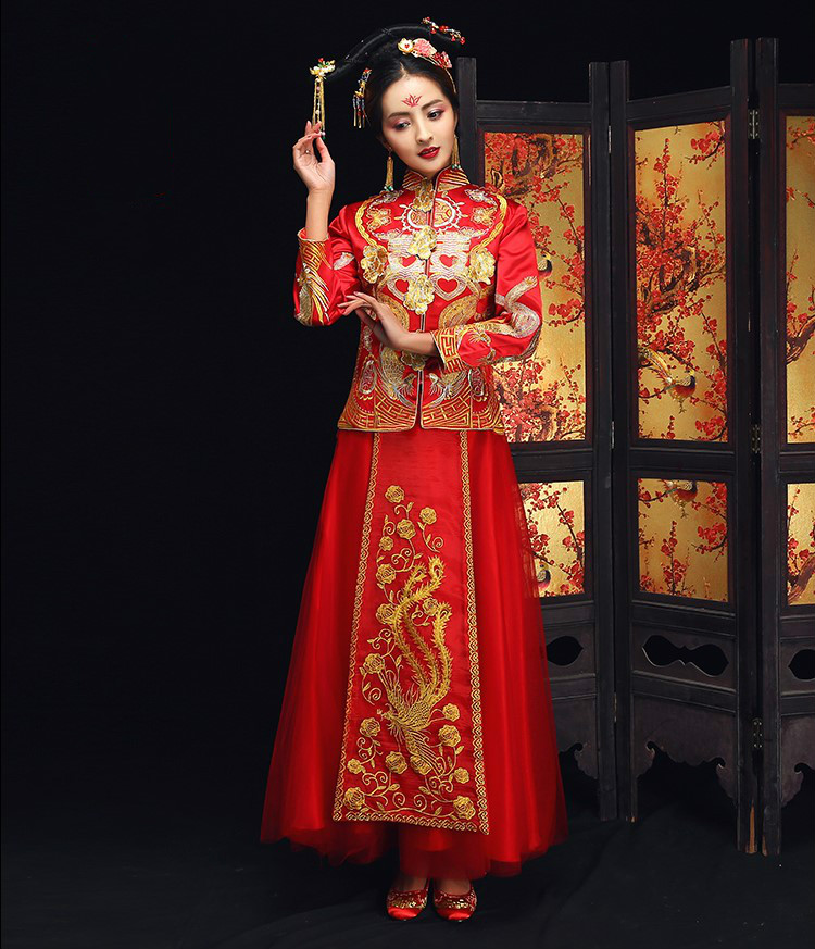 富貴金鳳中式禮服，別致飄帶新娘禮服