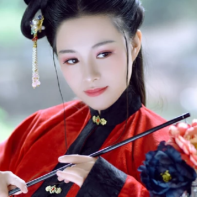 紅衣華服女生頭像，唯美古風(fēng)真人頭像