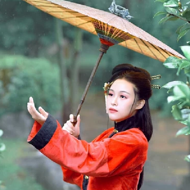 紅衣華服女生頭像，唯美古風(fēng)真人頭像