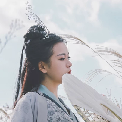 風(fēng)中俠客女生頭像，唯美古風(fēng)真人頭像
