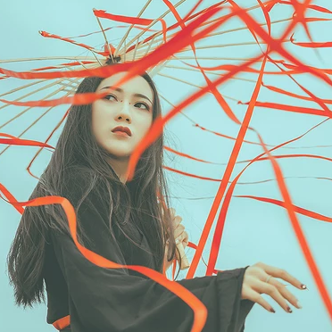 時尚漢服帶折扇女生頭像，唯美古風(fēng)真人頭像