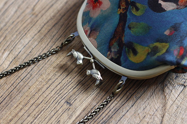 家佳樂文學(xué)元素復(fù)古小鳥斜跨包，唯美手工包