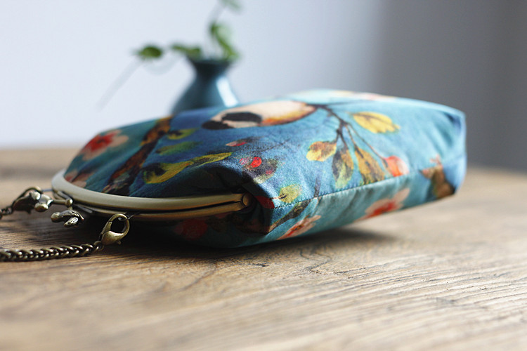 家佳樂文學(xué)元素復(fù)古小鳥斜跨包，唯美手工包