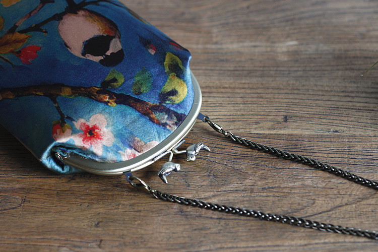 家佳樂文學(xué)元素復(fù)古小鳥斜跨包，唯美手工包