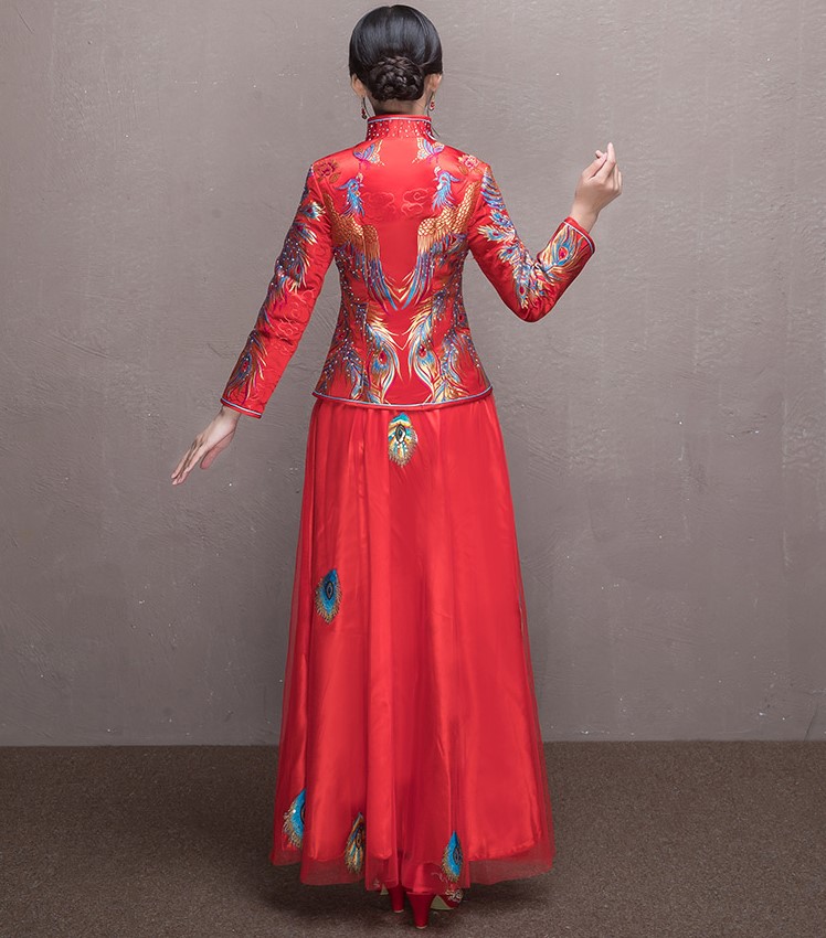 鳳凰刺繡新娘禮服，輕紗裙擺中式禮服