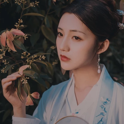 文藝帶團(tuán)扇女生頭像，唯美古風(fēng)真人頭像