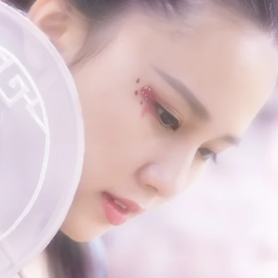 紫色文藝女生頭像，唯美古風真人頭像