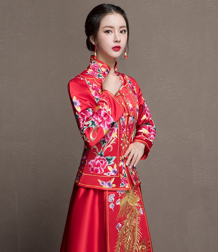 牡丹花新娘結(jié)婚禮服，金風(fēng)裙擺中式禮服