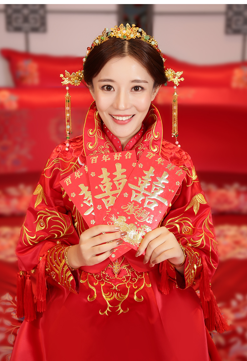 中國(guó)紅氣質(zhì)拖尾新娘禮服,唯美刺繡中式禮服