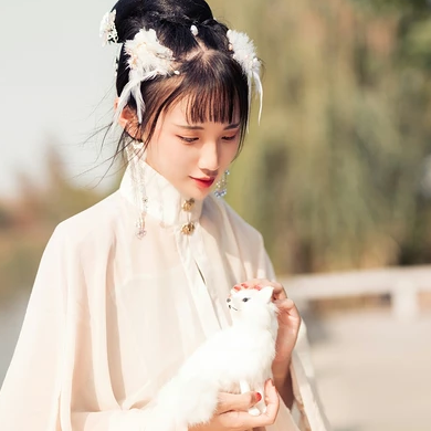 漢服帶寵物女生頭像，唯美古風(fēng)真人頭像
