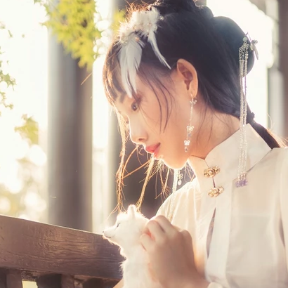 漢服帶寵物女生頭像，唯美古風(fēng)真人頭像