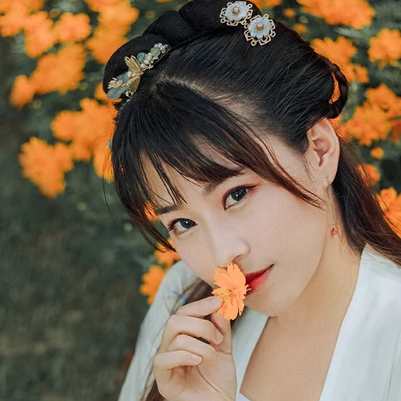秋菊花香女生頭像，唯美古風(fēng)真人頭像