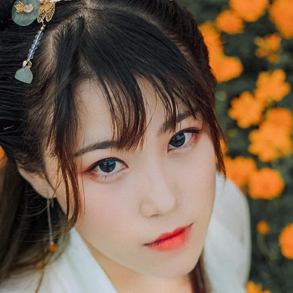 秋菊花香女生頭像，唯美古風(fēng)真人頭像
