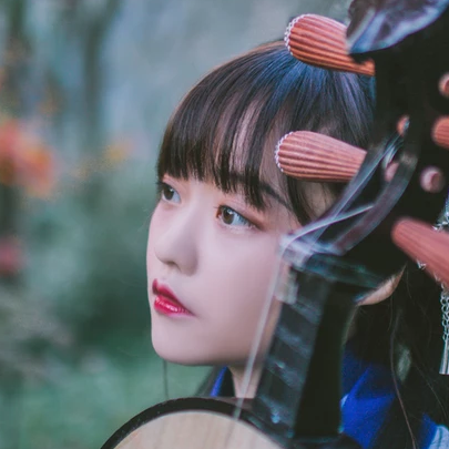 文藝彈琵琶女生頭像，唯美古風(fēng)真人頭像