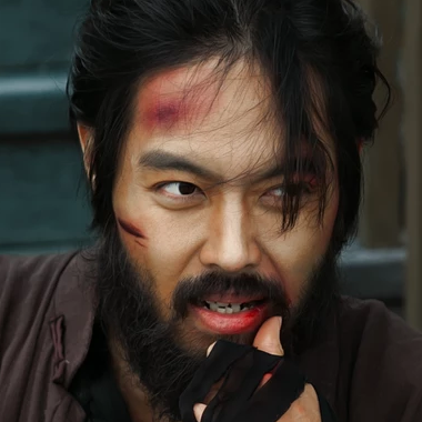 霸氣男生打架帶兵器頭像，唯美古風真人頭像