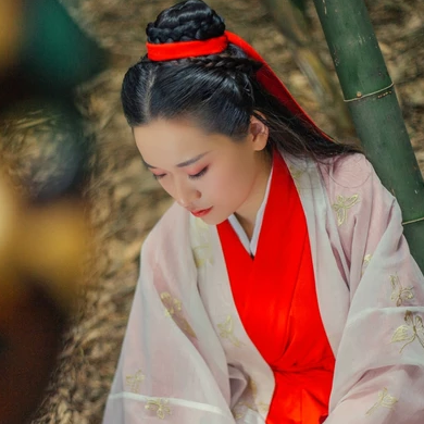 紅衣帶面具扇女生頭像，唯美古風真人頭像