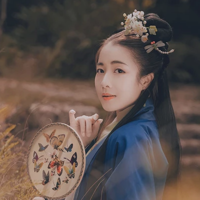 云鶴漢服帶傘頭像，唯美古風(fēng)真人頭像