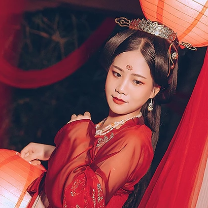 紅衣帶團(tuán)扇女生頭像，唯美古風(fēng)真人頭像
