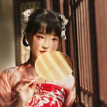 小清新粉衣帶團(tuán)扇女生頭像，唯美古風(fēng)真人頭像