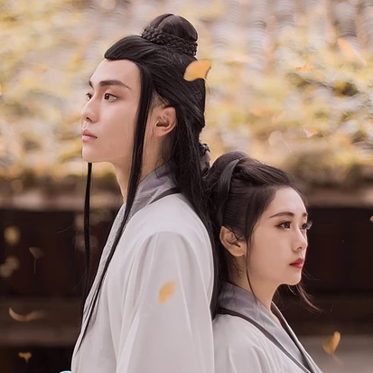 銀杏樹下情侶頭像，唯美古風(fēng)真人頭像