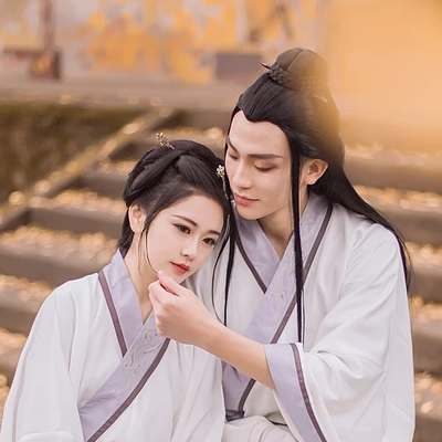 銀杏樹下情侶頭像，唯美古風(fēng)真人頭像