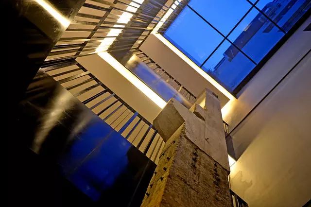 杭州·秀酒店，像上世紀(jì)劇場(chǎng)上演一場(chǎng)故事