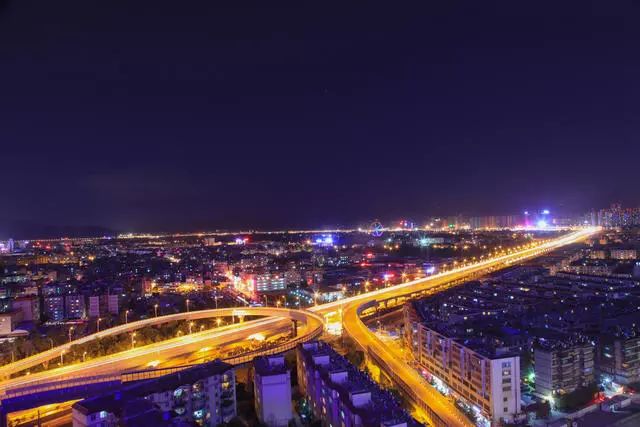 杭州·秀酒店，像上世紀(jì)劇場(chǎng)上演一場(chǎng)故事