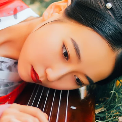 紅紗帶折扇女文藝生頭像，唯美古風(fēng)真人頭像