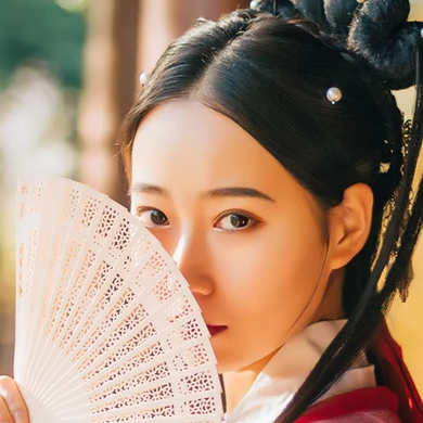 紅紗帶折扇女文藝生頭像，唯美古風(fēng)真人頭像