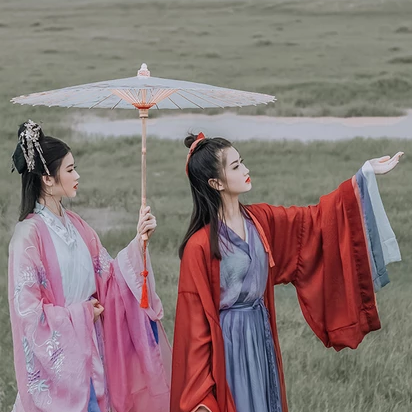 草原喝酒閨蜜頭像，唯美古風真人頭像