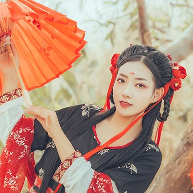 紅妝帶紅傘女生頭像，唯美古風(fēng)真人頭像