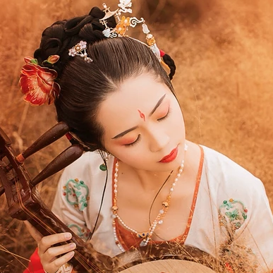 嬌艷文藝女生頭像，唯美古風真人頭像