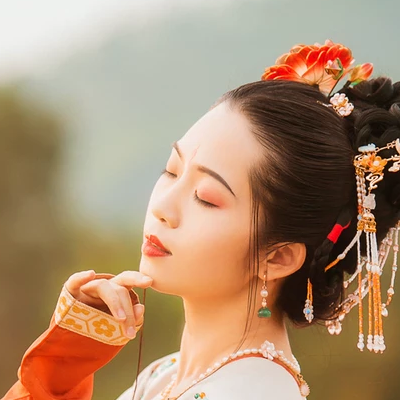 嬌艷文藝女生頭像，唯美古風真人頭像