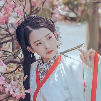 粉色木棉花少女頭像，唯美古風真人頭像