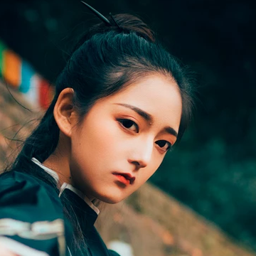 霸氣帶兵器俠客女生頭像，唯美古風(fēng)真人頭像