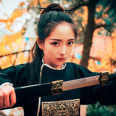 霸氣帶兵器俠客女生頭像，唯美古風(fēng)真人頭像