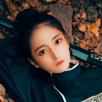 霸氣帶兵器俠客女生頭像，唯美古風(fēng)真人頭像