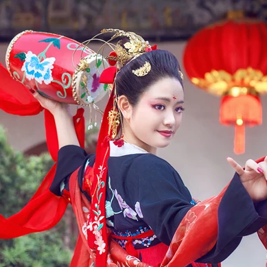 嬌艷紅色帶傘女生頭像，唯美古風(fēng)真人頭像