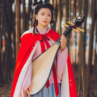 紅色披風(fēng)帶琵琶文藝頭像，唯美古風(fēng)真人頭像